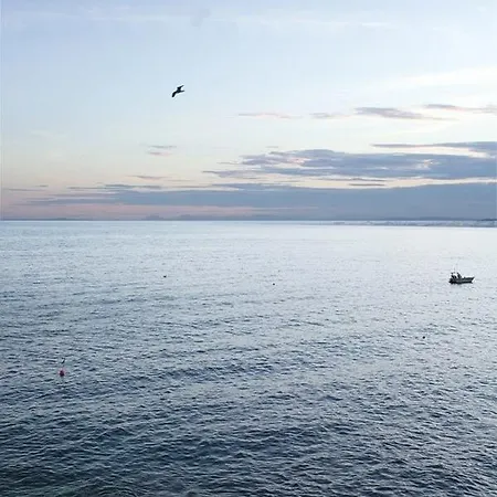 Angle Droit- Loft Et Atypique, Climatisation, Vieux-nice Apartamento Niza