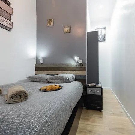 Angle Droit- Loft Et Atypique, Climatisation, Vieux-nice Apartamento *