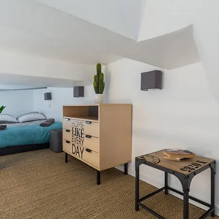 Angle Droit- Loft Et Atypique, Climatisation, Vieux-nice