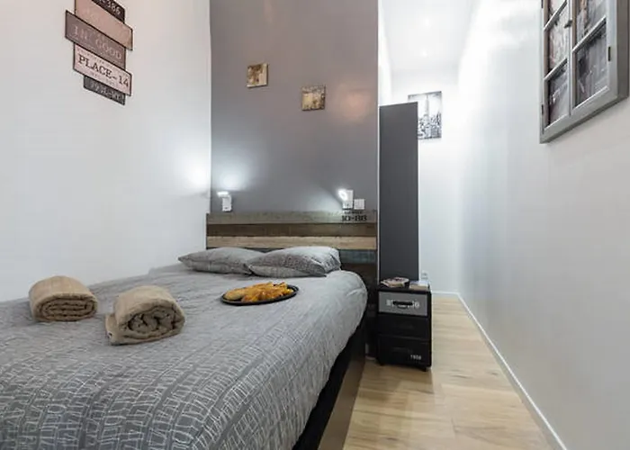 Angle Droit- Loft Et Atypique, Climatisation, Vieux-nice Lägenhet *