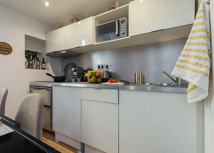 Angle Droit- Loft Et Atypique, Climatisation, Vieux-nice نيس