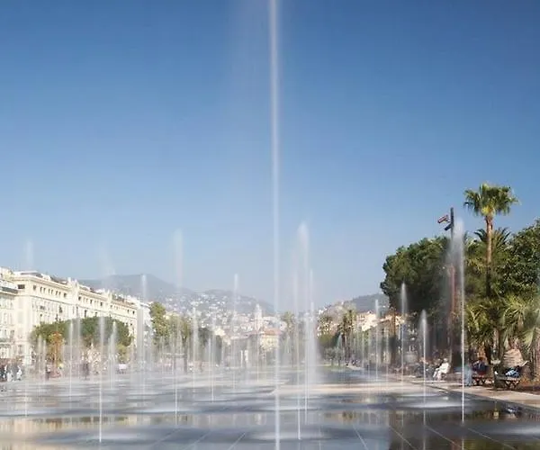 Angle Droit- Loft Et Atypique, Climatisation, Vieux-nice Lägenhet *
