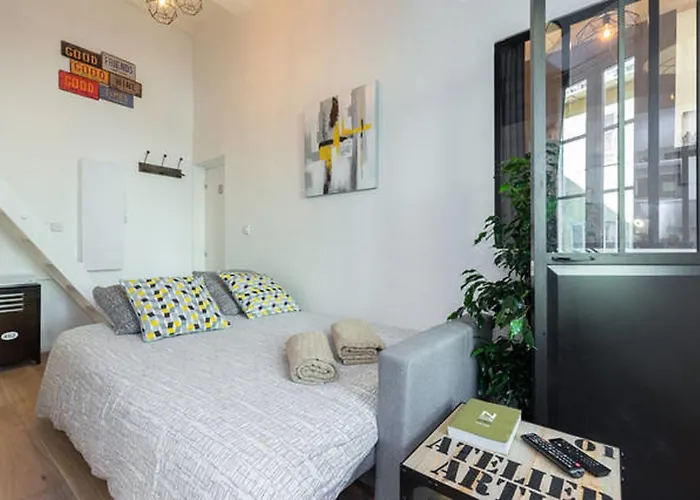Angle Droit- Loft Et Atypique, Climatisation, Vieux-nice شقة نيس