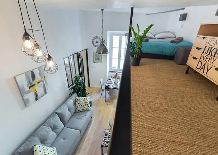 Angle Droit- Loft Et Atypique, Climatisation, Vieux-nice شقة